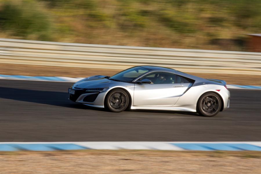  Honda NSX 2016 года  (фото 5 из 29)